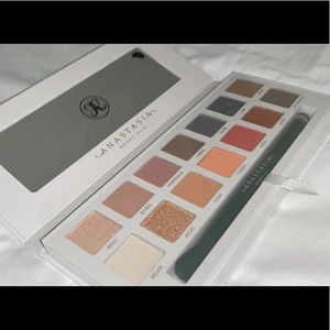 ABH Carli Bybel BRAND NEW Palette!💘